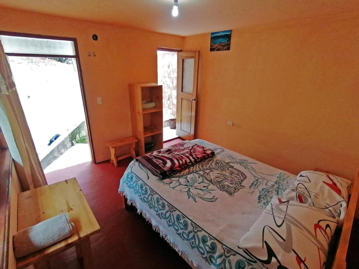 Hostal Dona Clarita & Vegetarian Food Chugchilán Exteriör bild