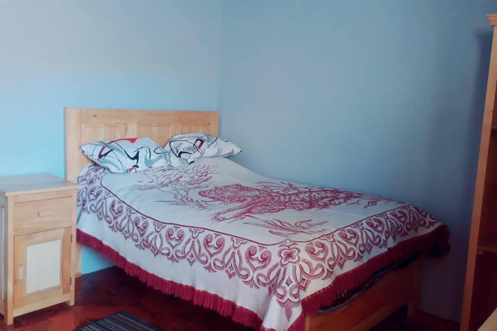 Hostal Dona Clarita & Vegetarian Food Chugchilán Exteriör bild