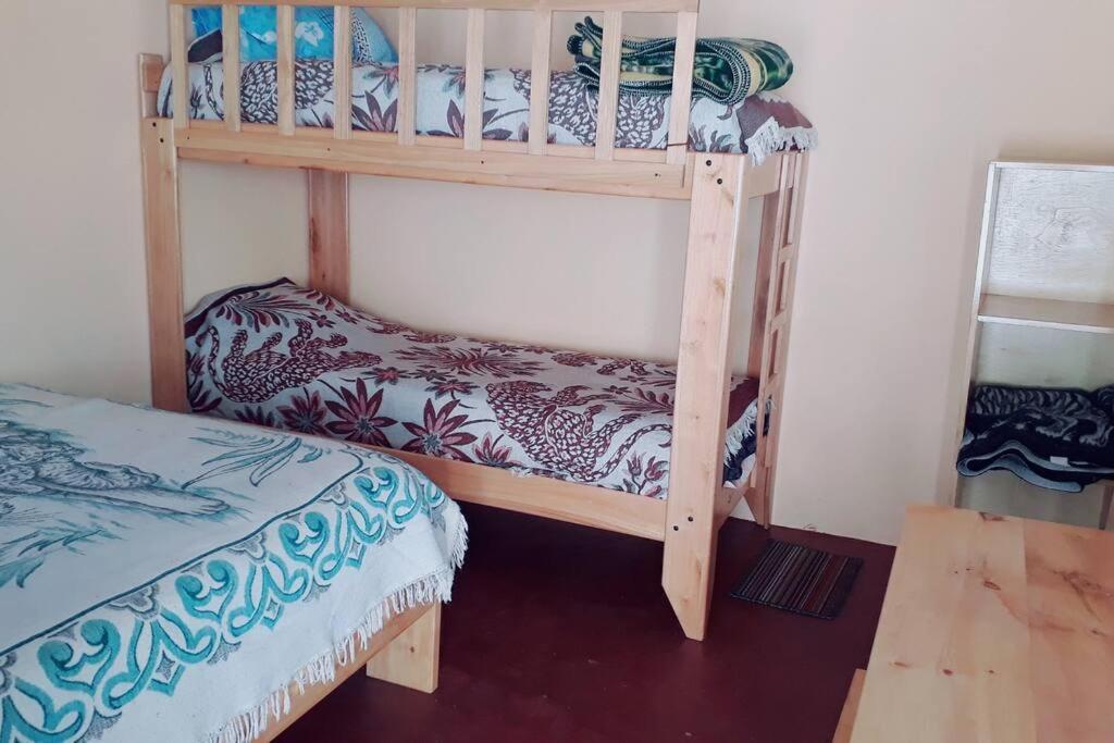 Hostal Dona Clarita & Vegetarian Food Chugchilán Exteriör bild
