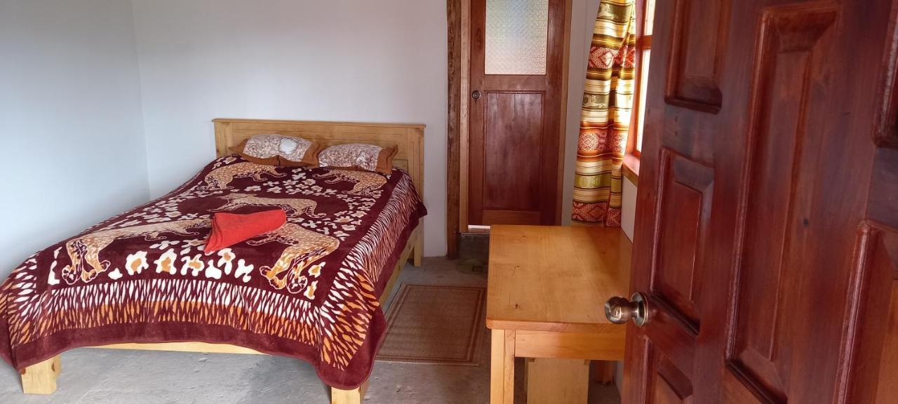 Hostal Dona Clarita & Vegetarian Food Chugchilán Exteriör bild