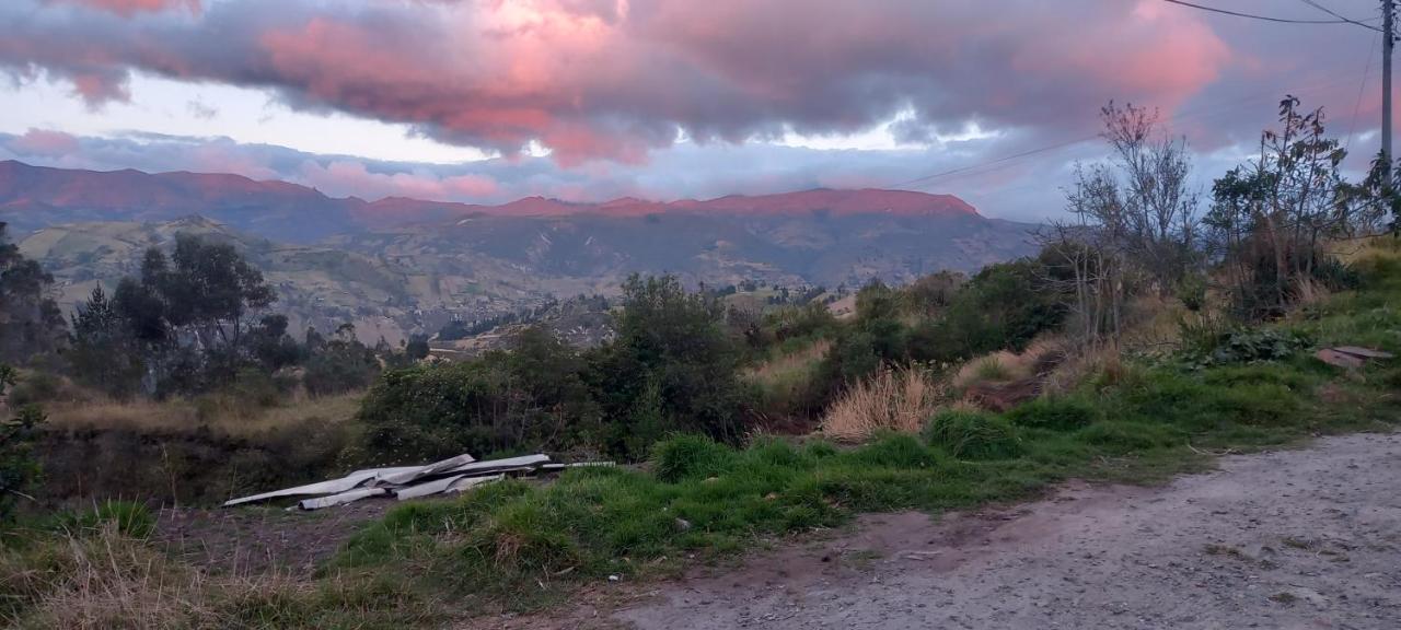 Hostal Dona Clarita & Vegetarian Food Chugchilán Exteriör bild