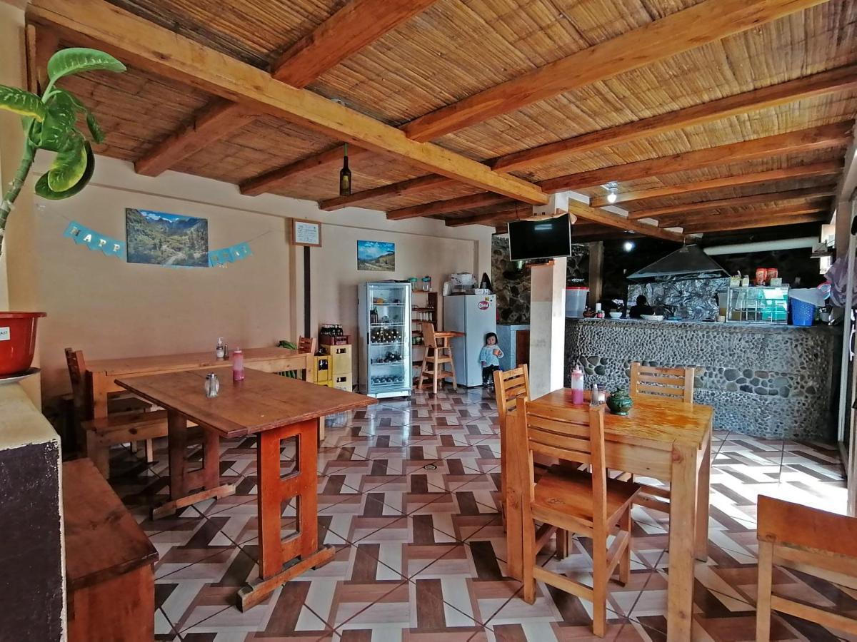 Hostal Dona Clarita & Vegetarian Food Chugchilán Exteriör bild