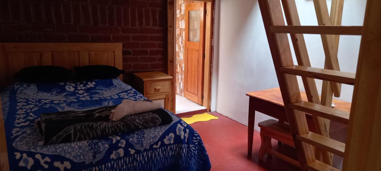 Hostal Dona Clarita & Vegetarian Food Chugchilán Exteriör bild