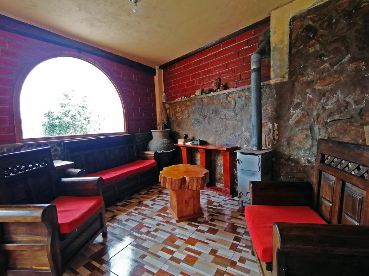 Hostal Dona Clarita & Vegetarian Food Chugchilán Exteriör bild