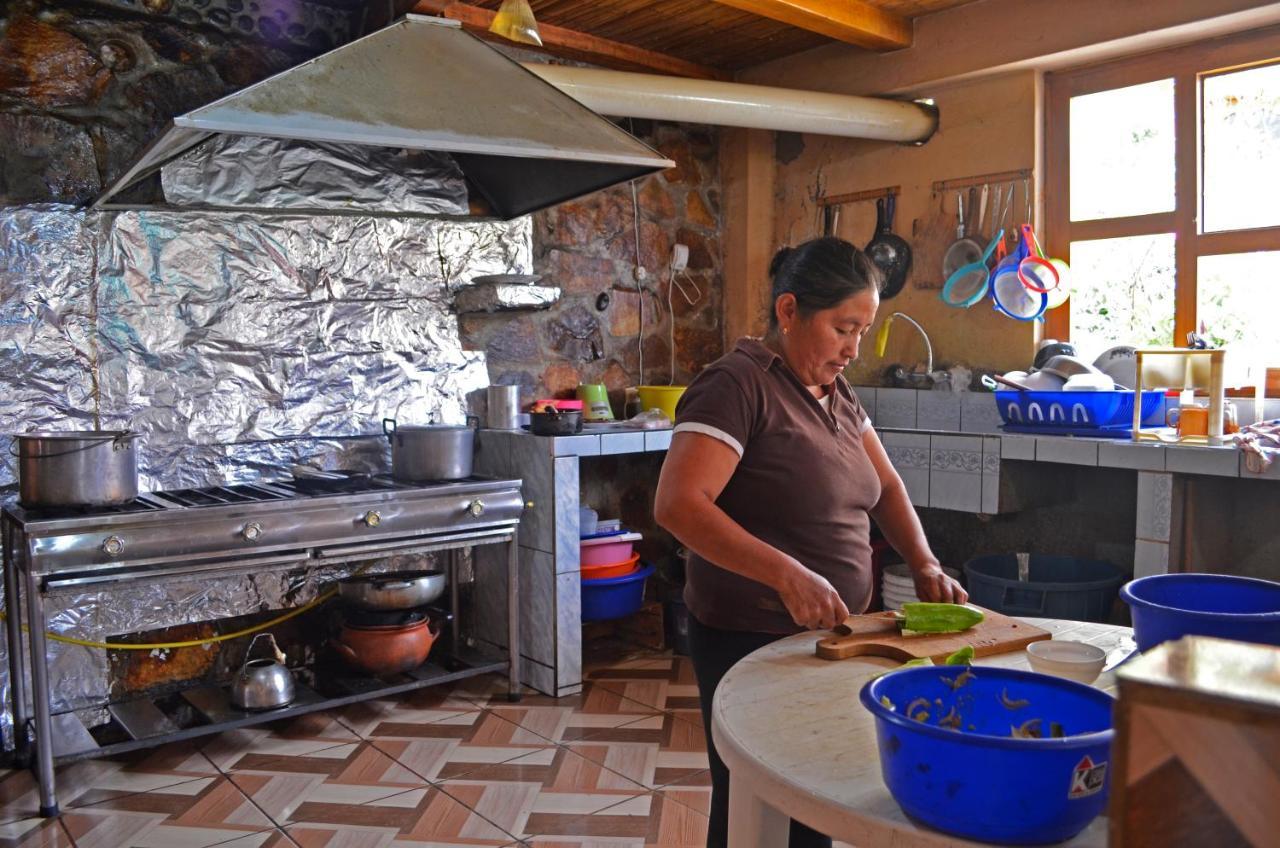 Hostal Dona Clarita & Vegetarian Food Chugchilán Exteriör bild