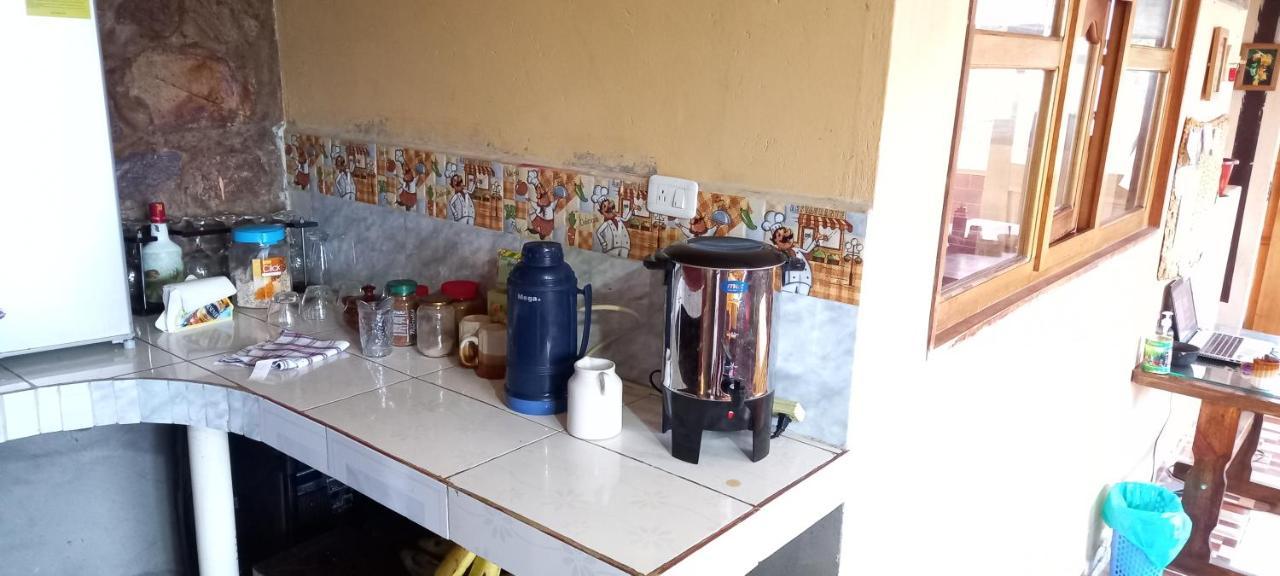 Hostal Dona Clarita & Vegetarian Food Chugchilán Exteriör bild